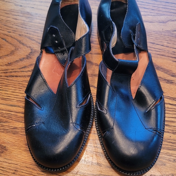 NWOT Lavorazione Artigiana Black Genuine Leather Closed Toe Sandals Shoes